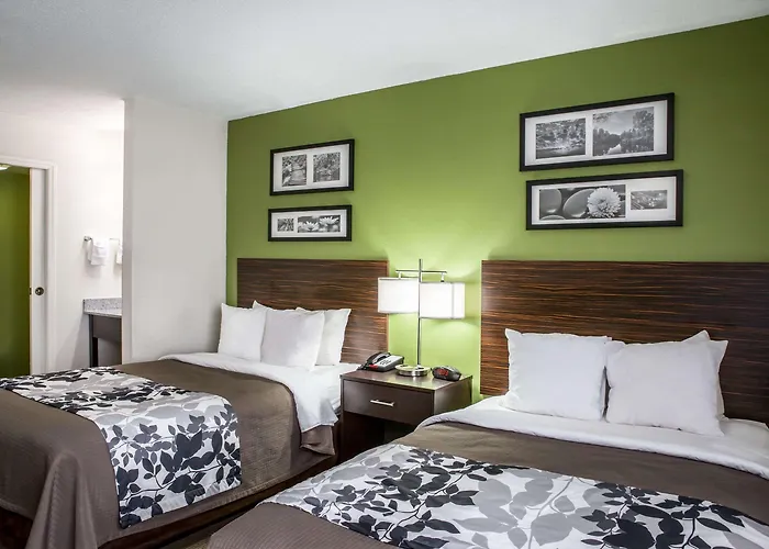 Sleep Hanes Mall Inn 4*