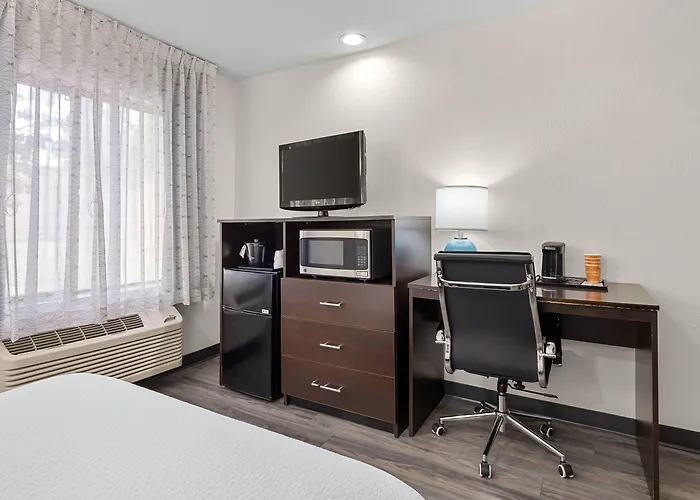 Sleep Hanes Mall Inn 4*