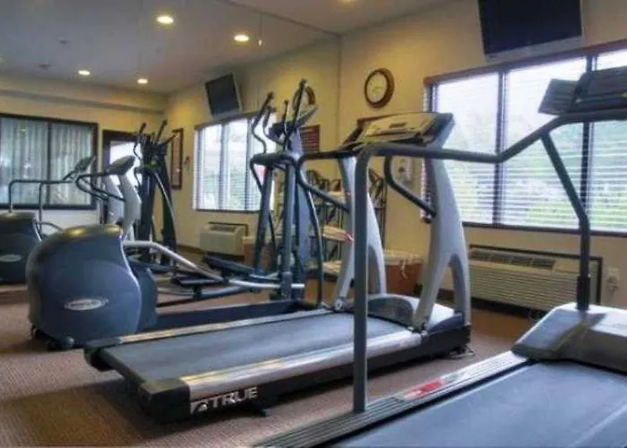 Sleep Hanes Mall Inn 4*